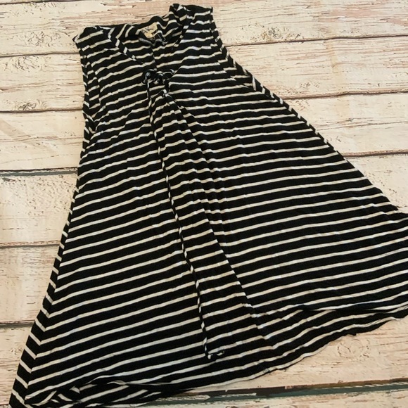 La Hearts Dresses & Skirts - LA Hearts PacSun Black White Dress -‎ XS